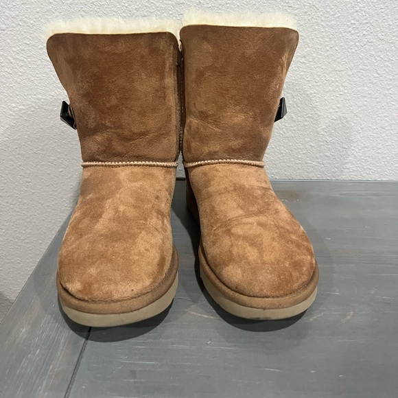 UGG Chestnut Button Winter Boots Size: 7 - Picture 4 of 10